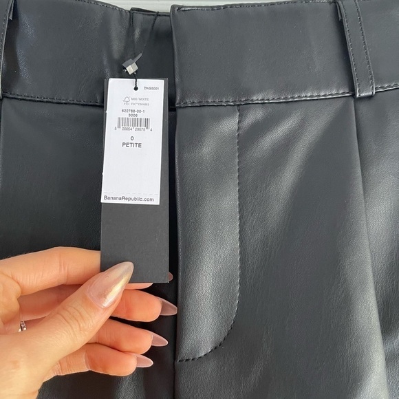Banana Republic Petite High Rise Tapered Vegan Leather Pant - 0P - Picture 5 of 8